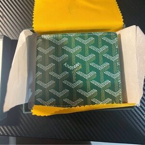 🏷️ Goyard Victoire bifold wallet in
Green Goyardine